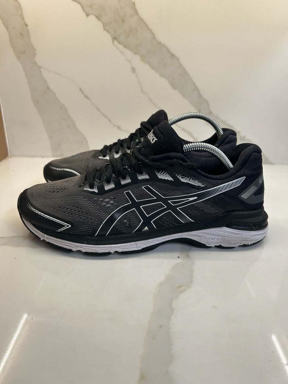 ASICS GT-2000 7 Black White Running Shoes (Size: 10.5)